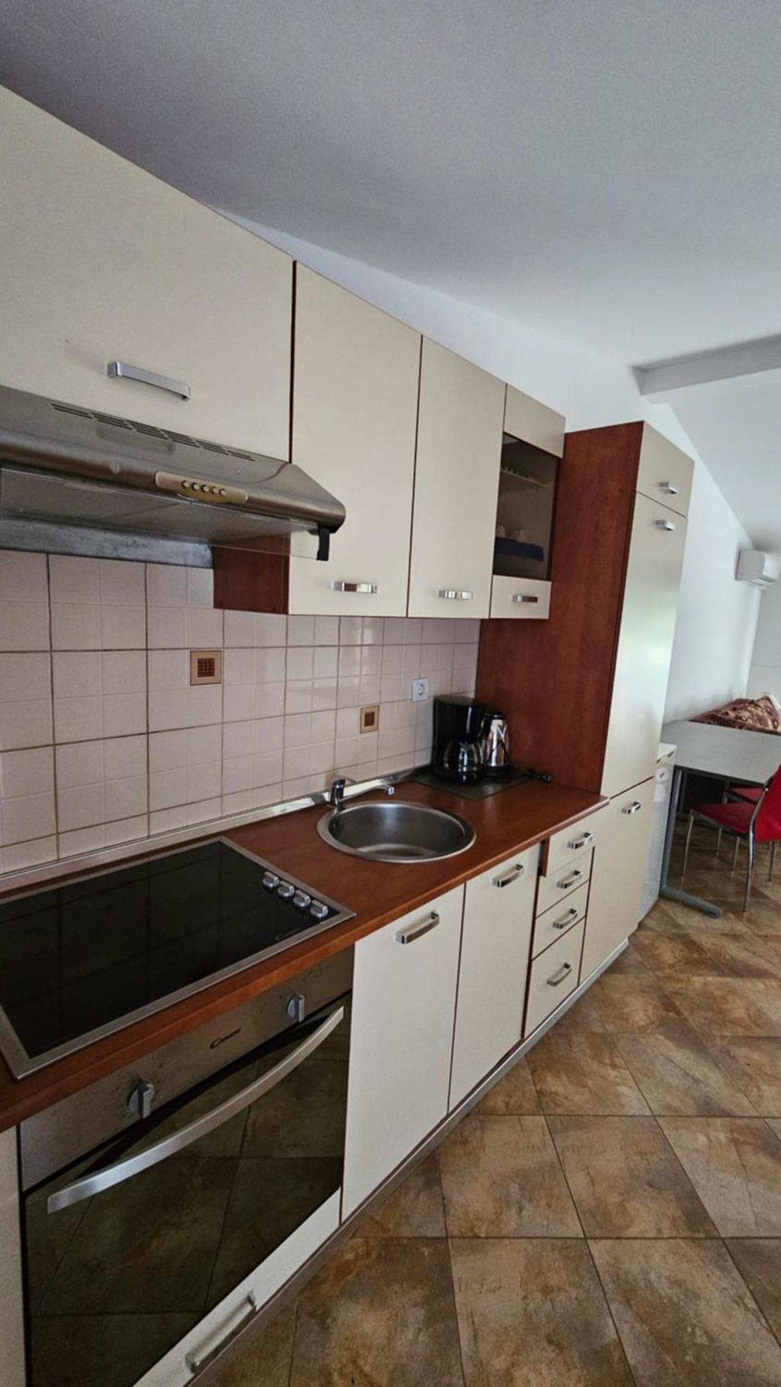 Apartments Betty Borik Rovinj Bagian luar foto