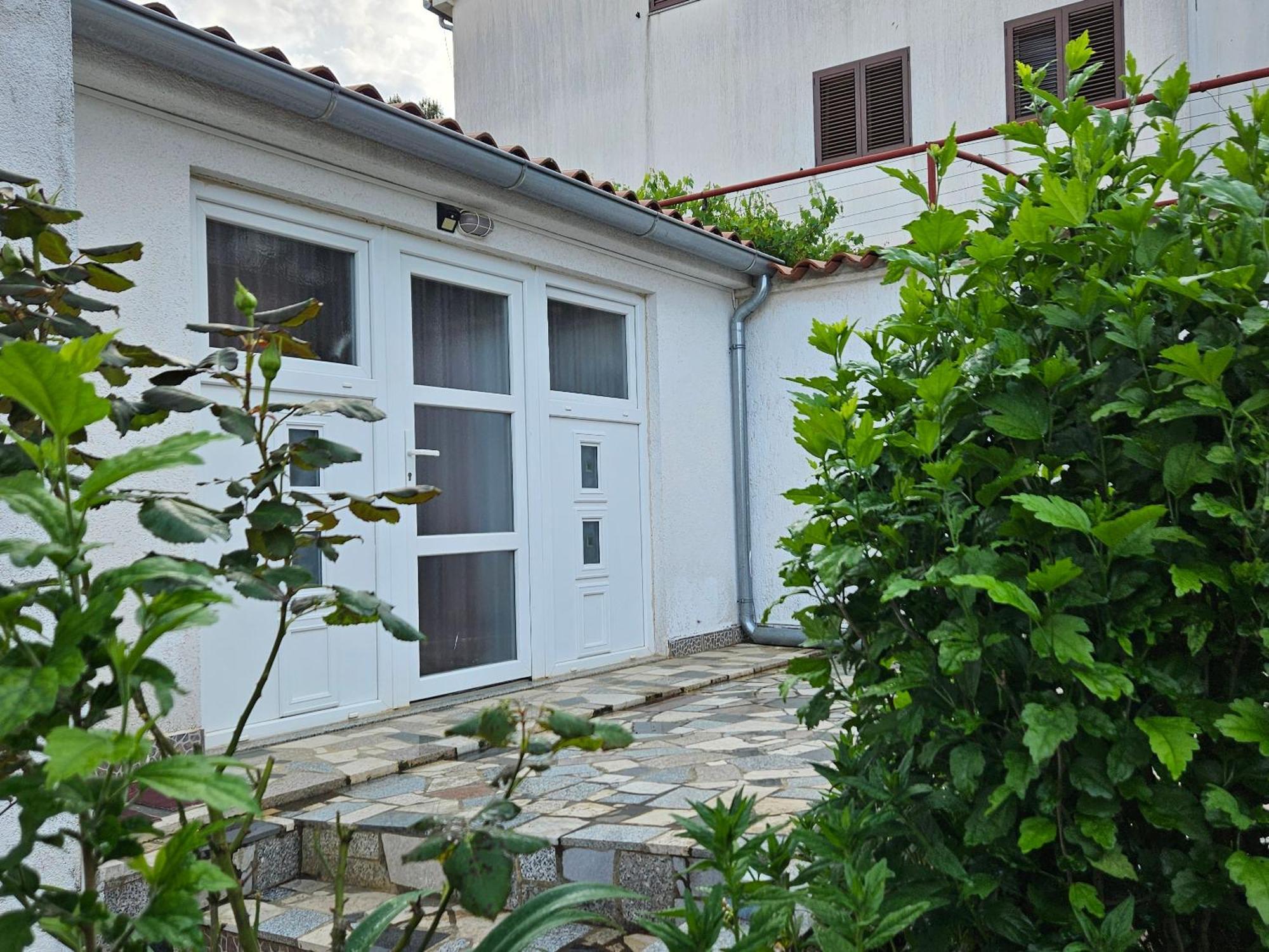Apartments Betty Borik Rovinj Bagian luar foto