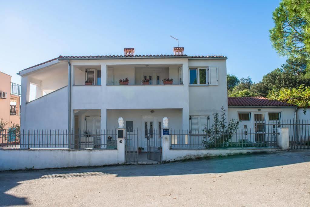 Apartments Betty Borik Rovinj Bagian luar foto